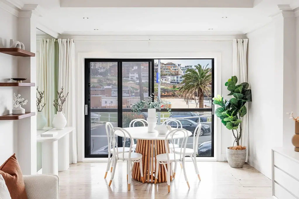 Bronte 3 Bedroom North-Facing Three-Bedroom Apartment Opposite Bronte Beach