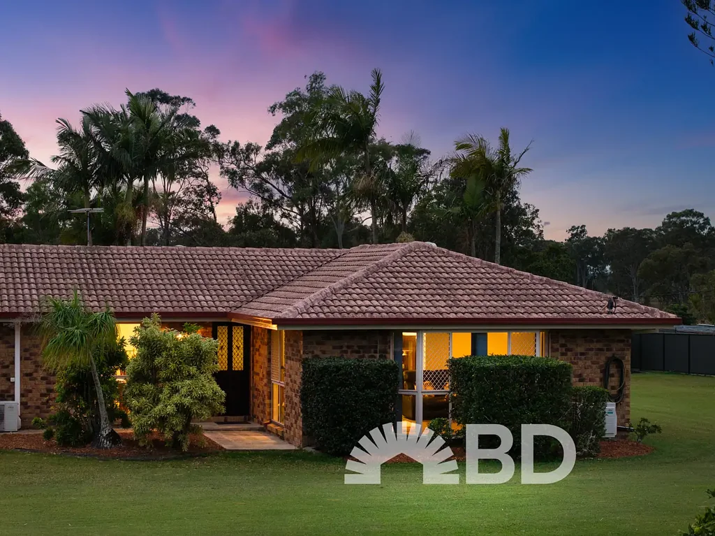 Burpengary East 5 Bedroom Move-In Ready Acreage Living - 5 Bedrooms, Pool & Shed on 9,148m²