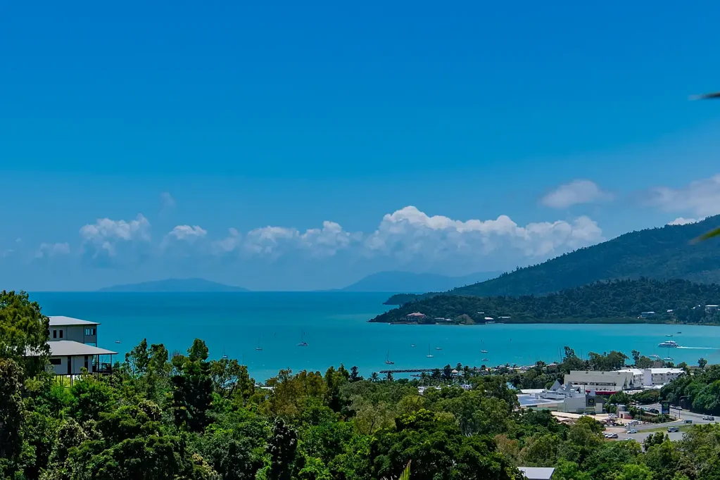 Airlie Beach 2房  Modern Coastal Retreat In The Heart Of Airlie Beach