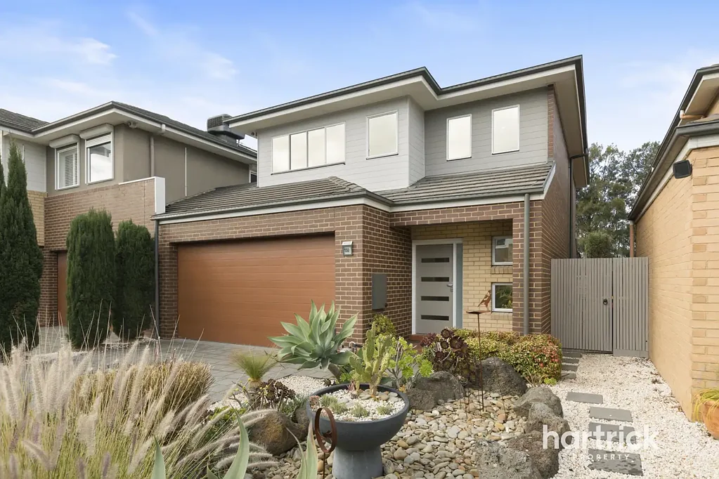 Bonbeach 4Moenga Exceptional spaces with Riverfront Serenity