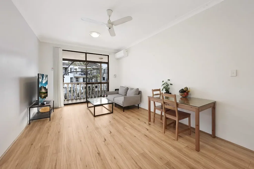 Spacious Three Bedroom Apartment in Prime Allawah Location