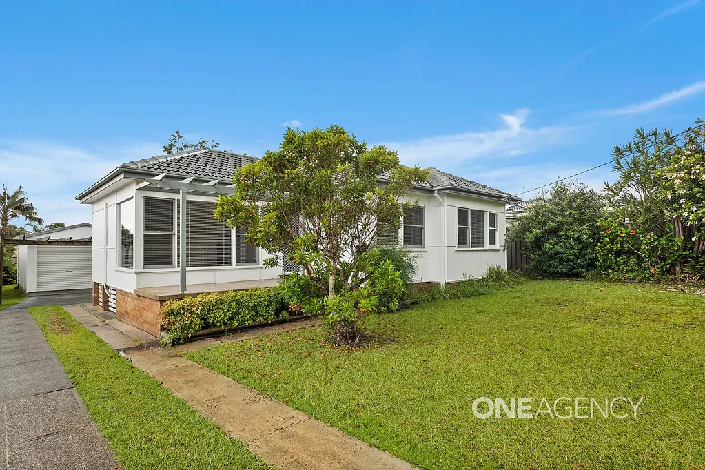 APPEALING 3-BEDROOM HOME  WITH COMFORTABLE FEATURES IN ALBION PARK