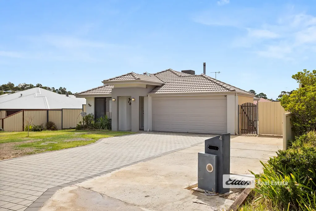 Collie 4Kwarto Family Home with Modern Touches & Endless Potential!
