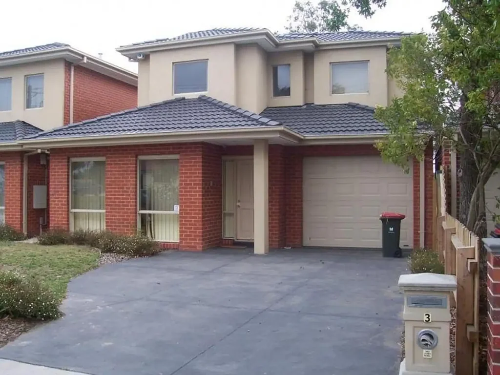 5 STAR LOCATION IN THE GLEN WAVERLEY SCHOOL ZONE