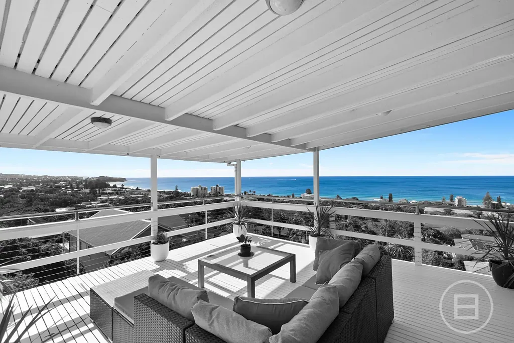 Narrabeen 6બેડરૂમ Auction Saturday 4th July at 2pm