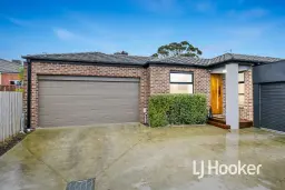 2/117 Oaktree Drive, Hampton Park