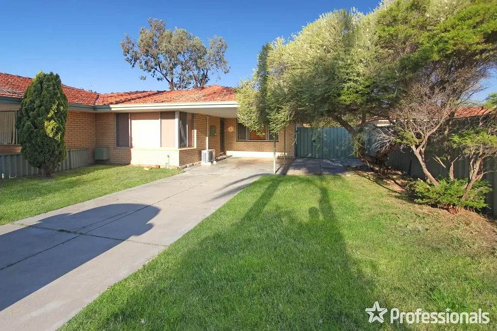 2 x 1 Duplex in prime location!