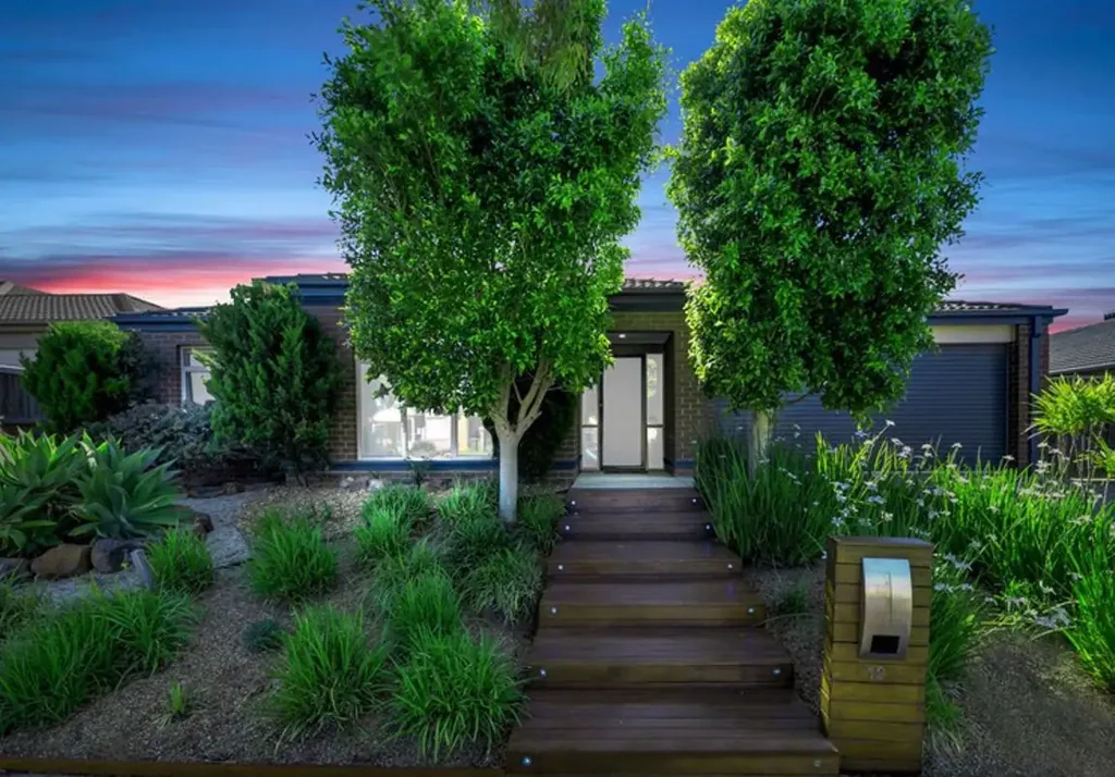 Spacious and Luxurious Big home in Prime Location.