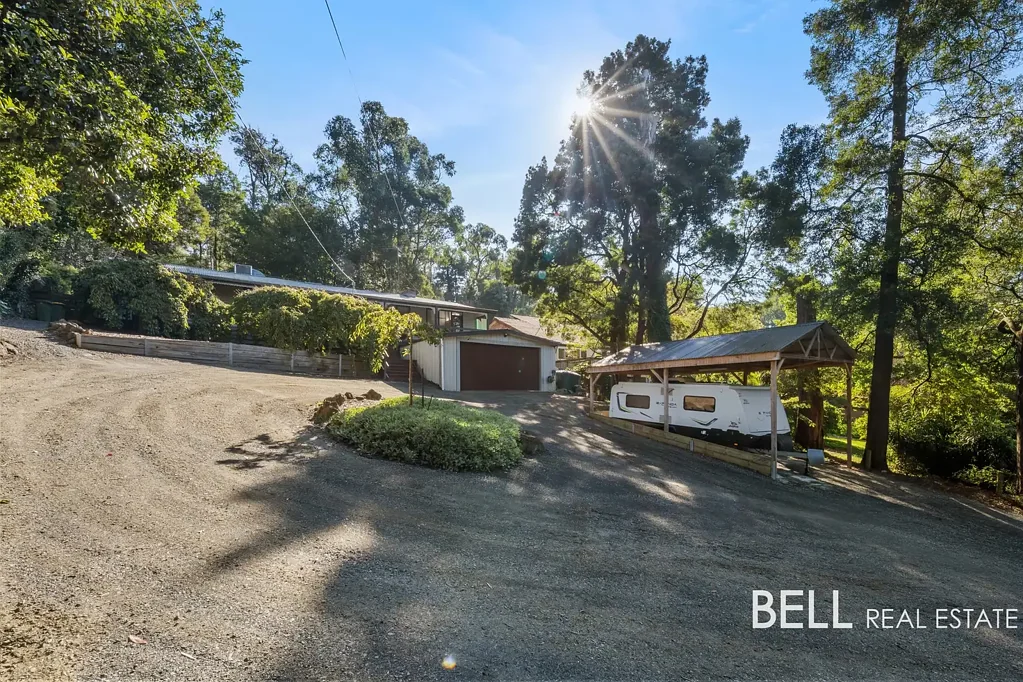 33 Baker Street, Cockatoo, VIC 3781