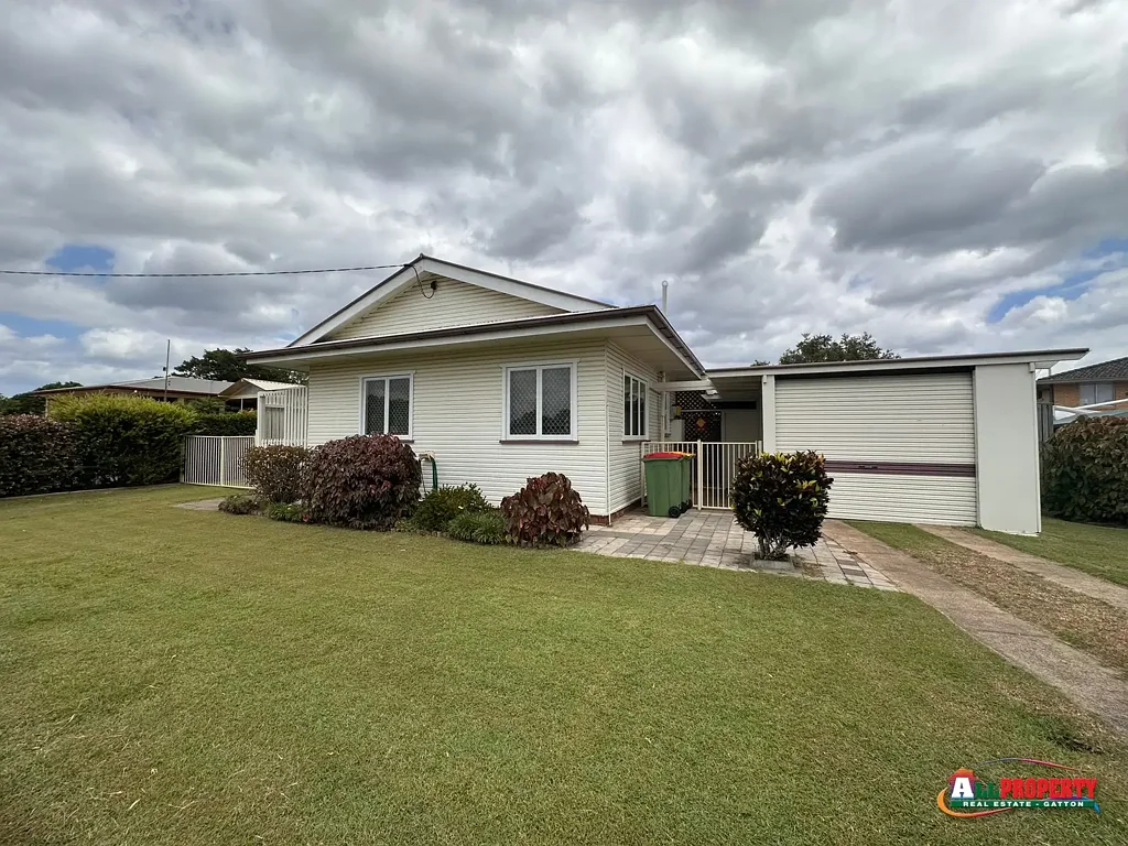 Prime Location in Town With a Shed!