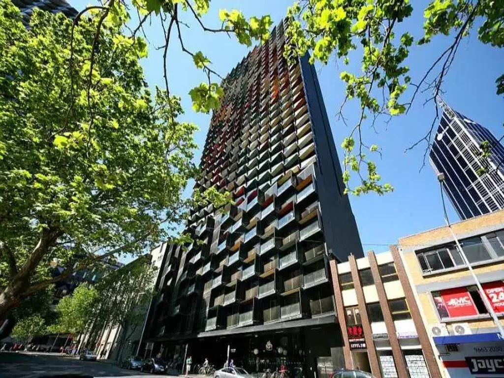 CITY APARTMENT WALKIING DISTANCE TO ALL AMENITIES