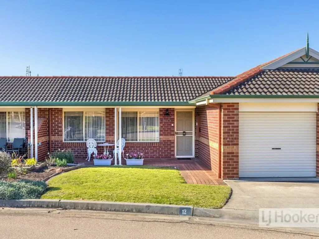 Paynesville 2 Bedroom STYLISH, LOW MAINTENANCE LIVING IN SECURE OVER 55�s COMMUNITY