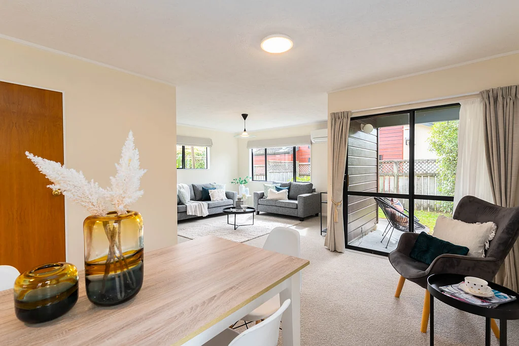 Churton Park 3Moenga MOTIVATED VENDORS!! YOU CAN'T BEAT LOCATION!