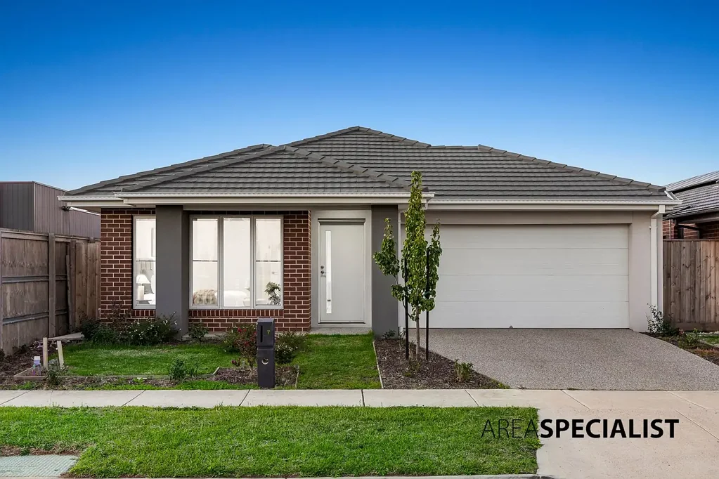 7 Parkrise Boulevard, Clyde North, VIC 3978