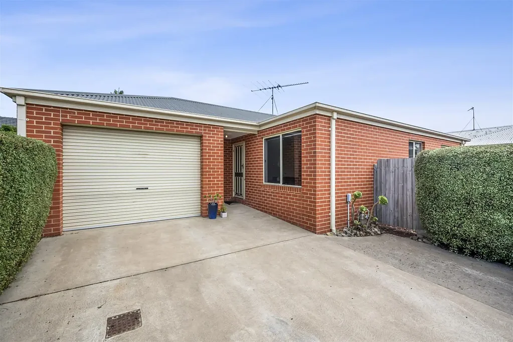 Grovedale 2房  Low-Maintenance Living with North-Facing Courtyard in Prime Grovedale Location