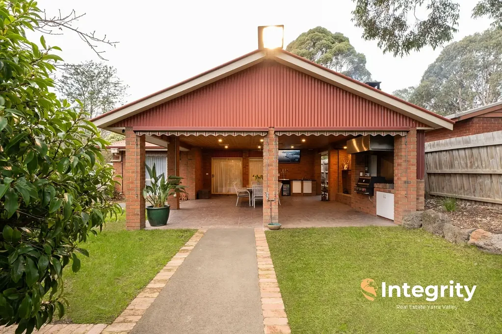 Healesville 5 Bedroom Your wishlist property: entertaining, shedding, backyard.