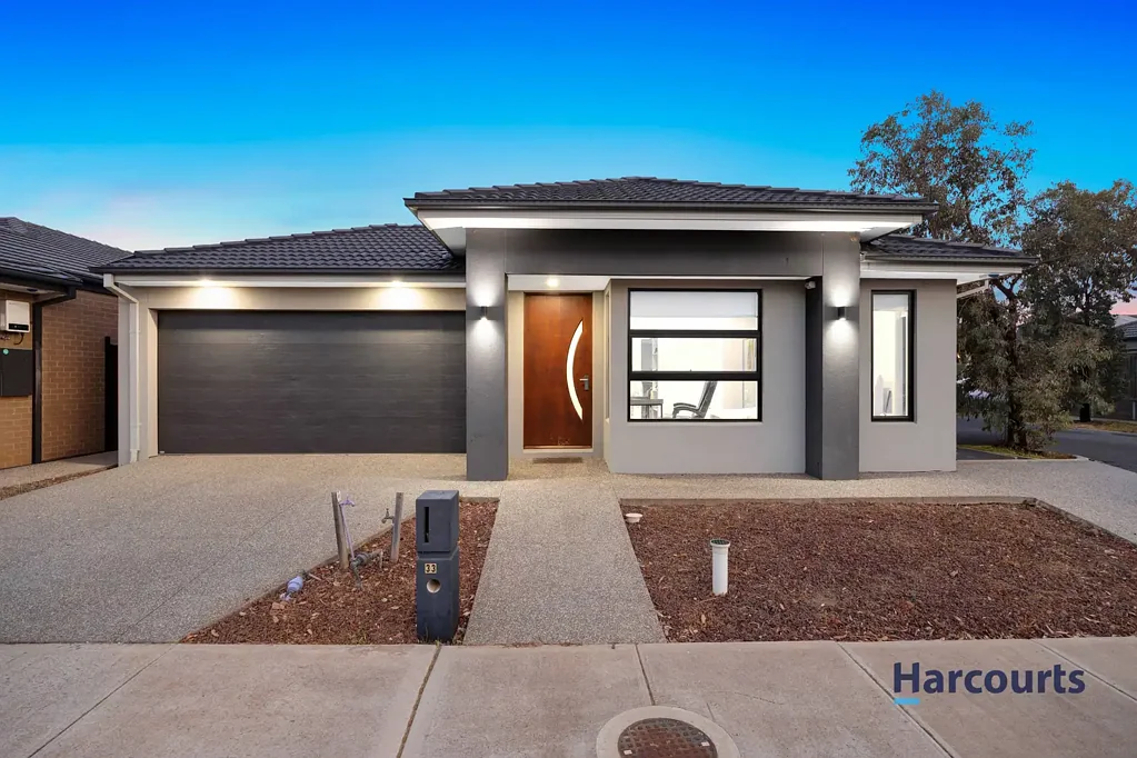 Tarneit 4房 Habitat Estate位置优越 靠近公交火车站 学校购物近 4卧带步入式衣帽间 主厨厨房石材台面 双车库低维护花园 Prime Location With Pristine Presentation | Close to Upcoming West Tarneit Station