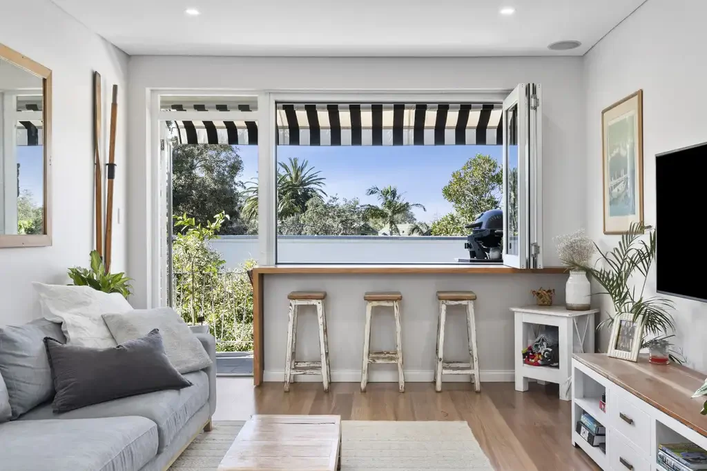 Top Floor Two Bedroom Apartment in Prime Newport Location
