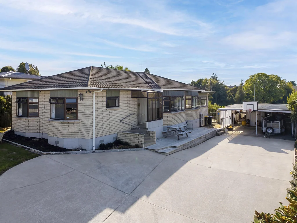 Te Awamutu 3Zimmer Elevated, Updated and Ready to Enjoy