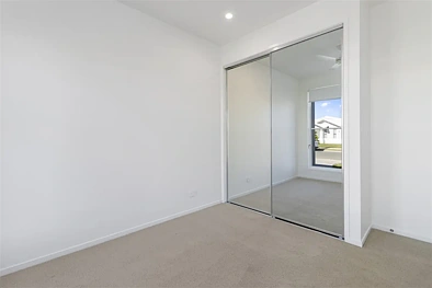 Kwarto - Address Withheld, Park Ridge, QLD 4125