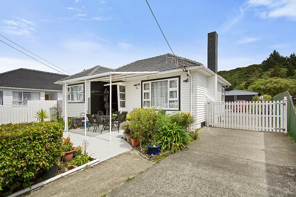 Wainuiomata 4ਬੈੱਡਰੂਮ House Plus Plus Plus