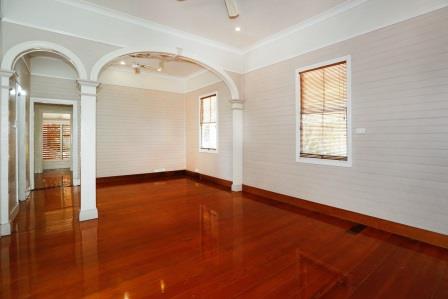 20 LAMINGTON RD, WEST END QLD 4810, 0房, 0浴, House