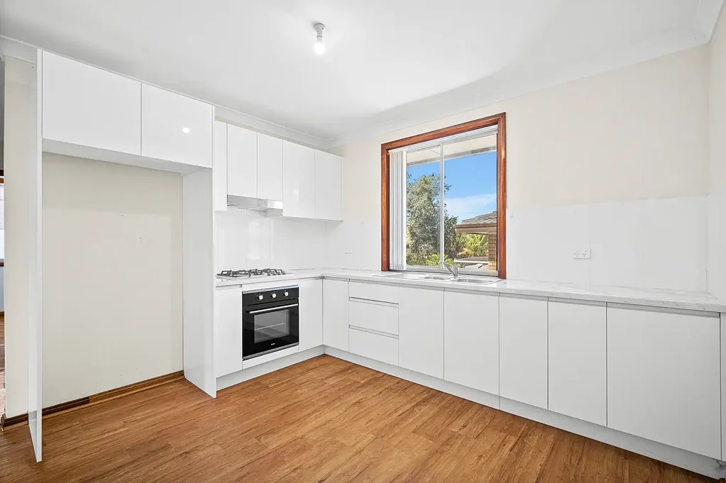 Spacious 3-Bedroom Apartment - Comfort, Convenience & Style!