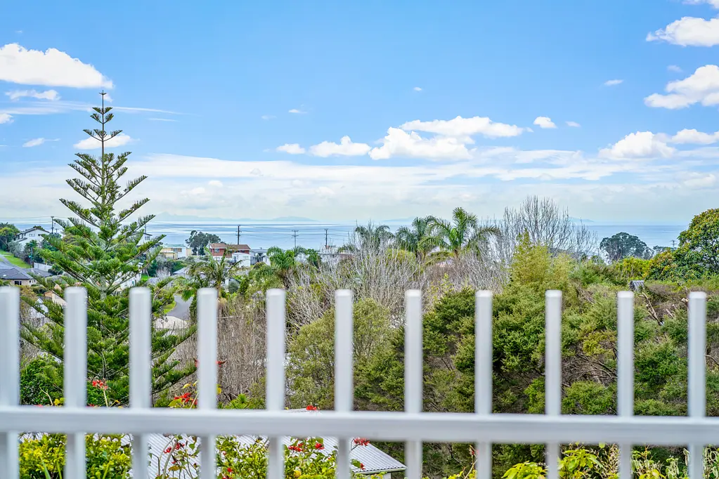 Stanmore Bay 4房  Views & Versatility: Dual Living Layout