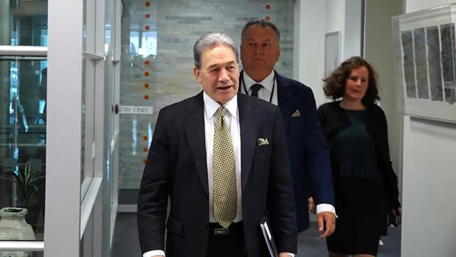Winston Peters放狠话!两党党魁互掐,媒体被教做人