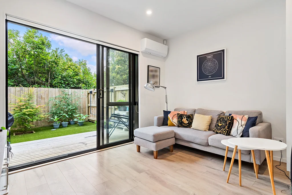 7/241 Don Buck Road, Massey, Waitakere City, Auckland