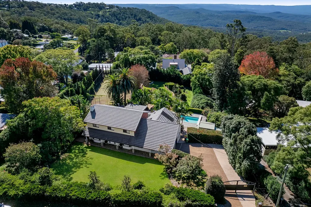 Mount Lofty 4部屋 Classic Family Home with Tennis Court and heated pool – Close to Fairholme