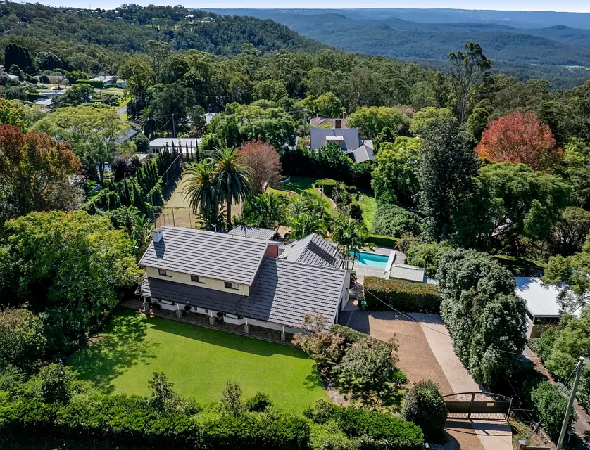 1C Bridge Street, Mount Lofty, QLD 4350, 4 침실, 3 욕실, House