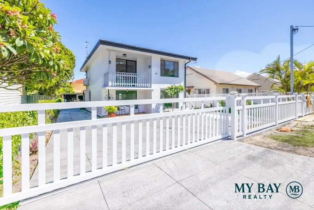 Furnished Coastal Living - Utilities Included, Just 500m from Shoal Bay Beach