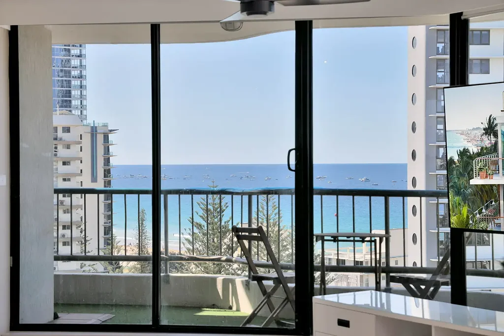 Surfers Paradise 2 Bedroom Modern Beachside Living - Stylish 2 Bedroom Apartment in The Aristocrat