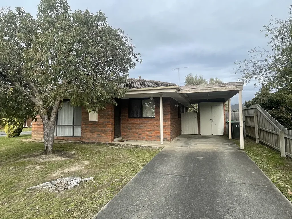 LARGE QUIET 2 BEDROOM