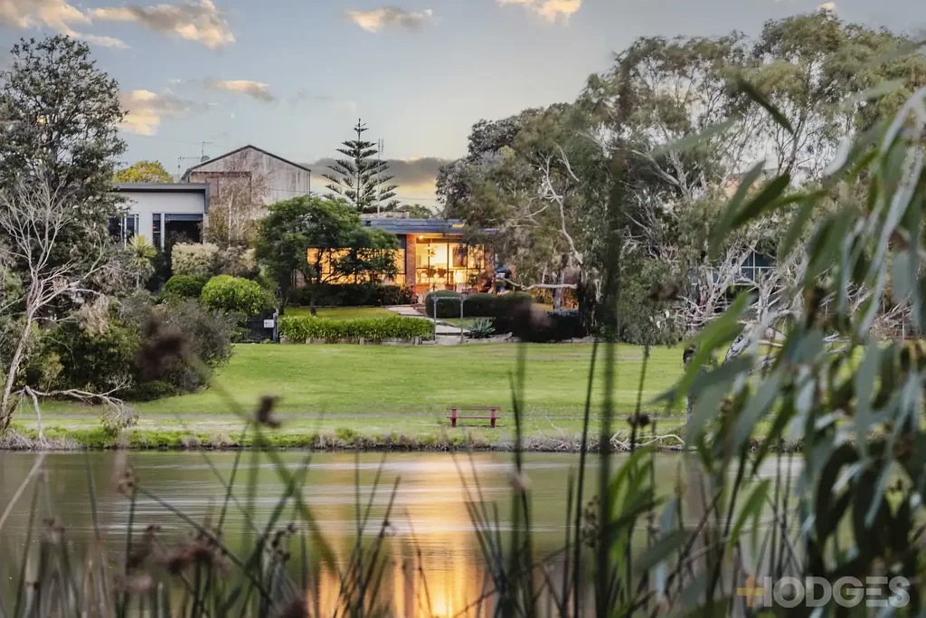 Ocean Grove 3房  Classic Lakefront Living with Timeless Character