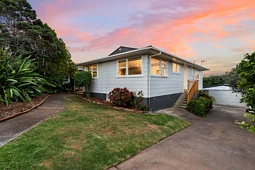 18 Harmel Road, Glendene