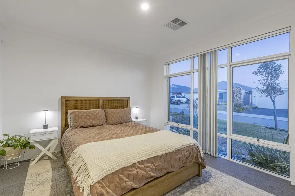 Sinagra 4房  Near New Home in the heart of Garden Park Grove