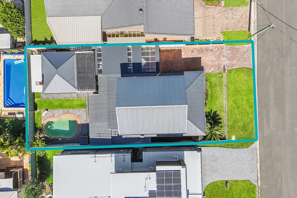 Windang 5Zimmer Coastal Dual Living Just Moments from Lake & Beach