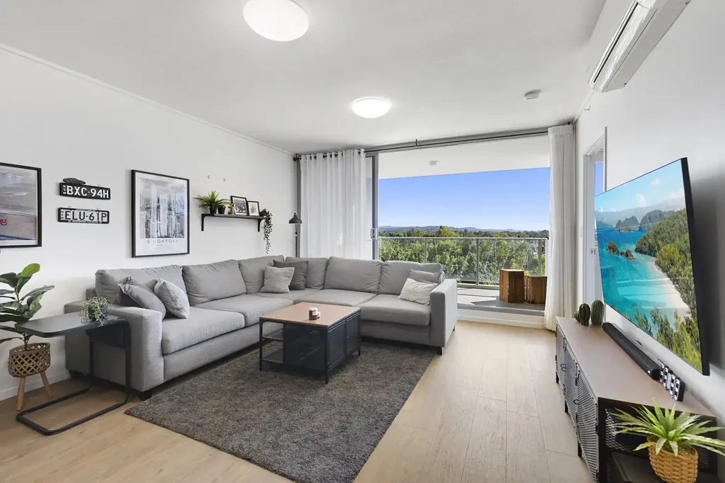 Robina 1कमरा ELEVATED NORTH-FACING APARTMENT WITH STUNNING HINTERLAND VIEWS & EXCEPTIONAL PRIVACY