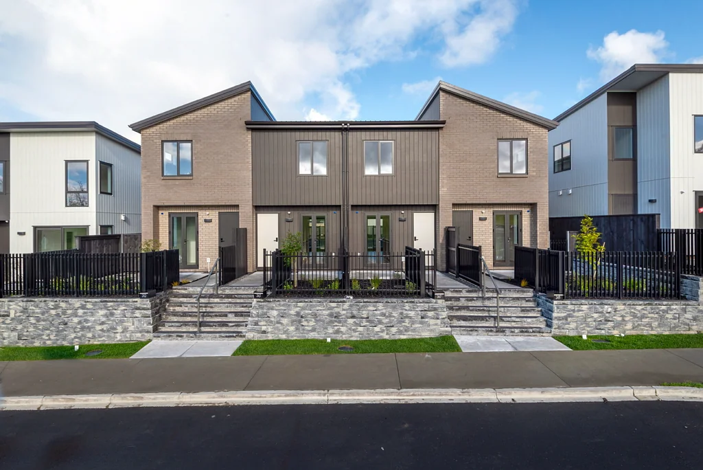 Milldale 2Moenga Price Reduced! Be Quick! - Lot 6