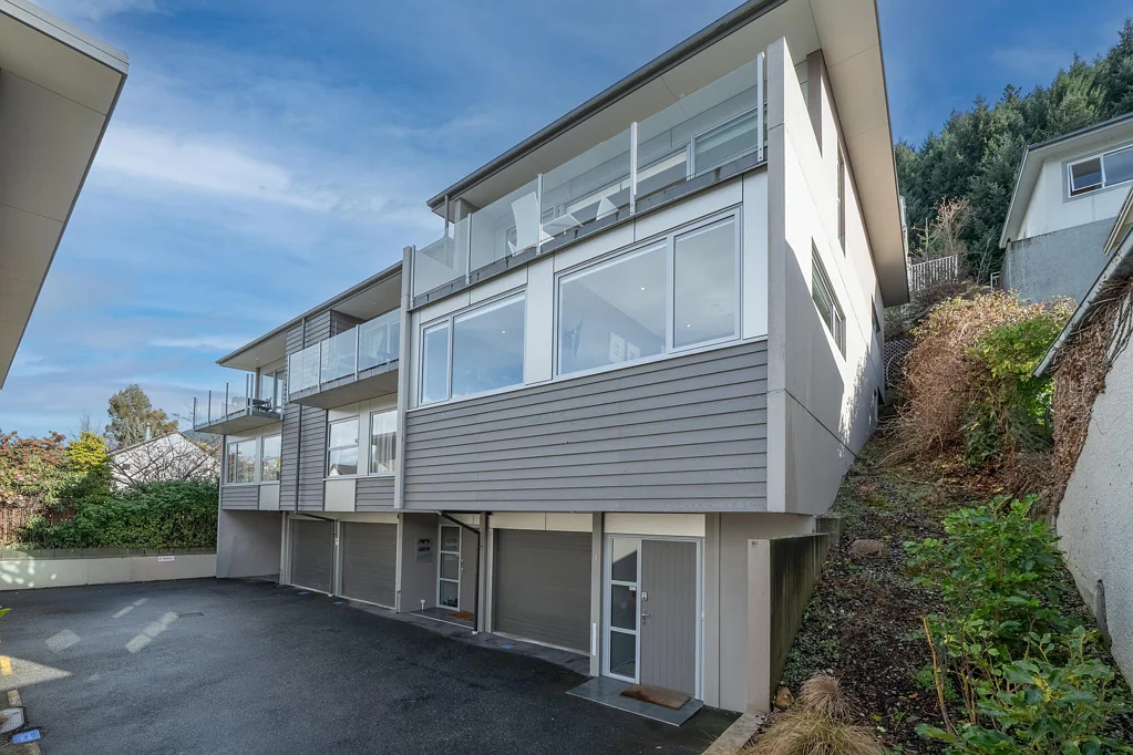 Queenstown 3 Slaapkamer Location and Income All Wrapped Up