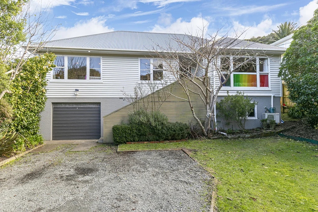 Karori 3房  MID-CENTURY CROWD-PLEASER | BEO $945,000