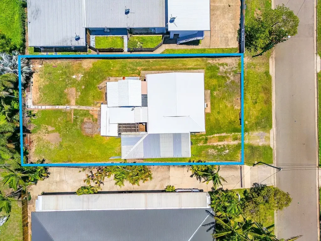 18 Carmody Street, Hermit Park, QLD 4812