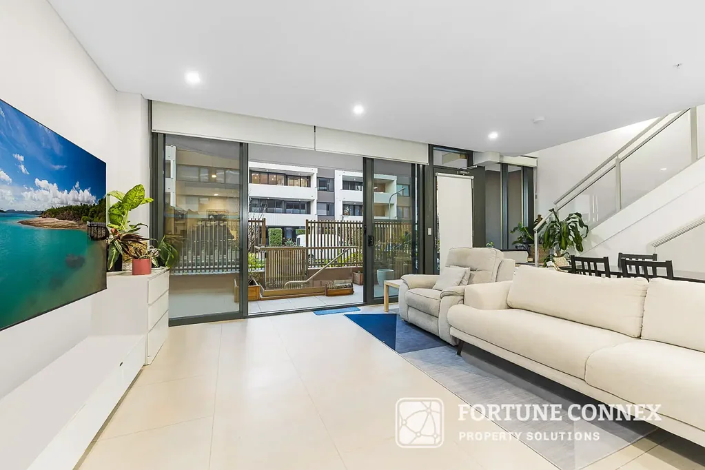 Lidcombe 2房 安静街道 147SQM双层空间 现代卧室带露台 设计师内饰 豪华配置 步行奥运公园站 Two-level home with huge outdoor area