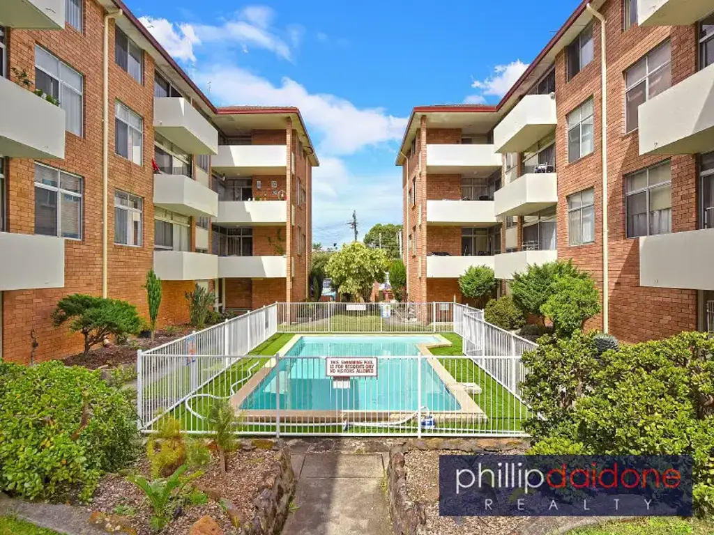 Berala 2ਬੈੱਡਰੂਮ WHAT A LOCATION! - INCLUDES LOCK UP GARAGE...