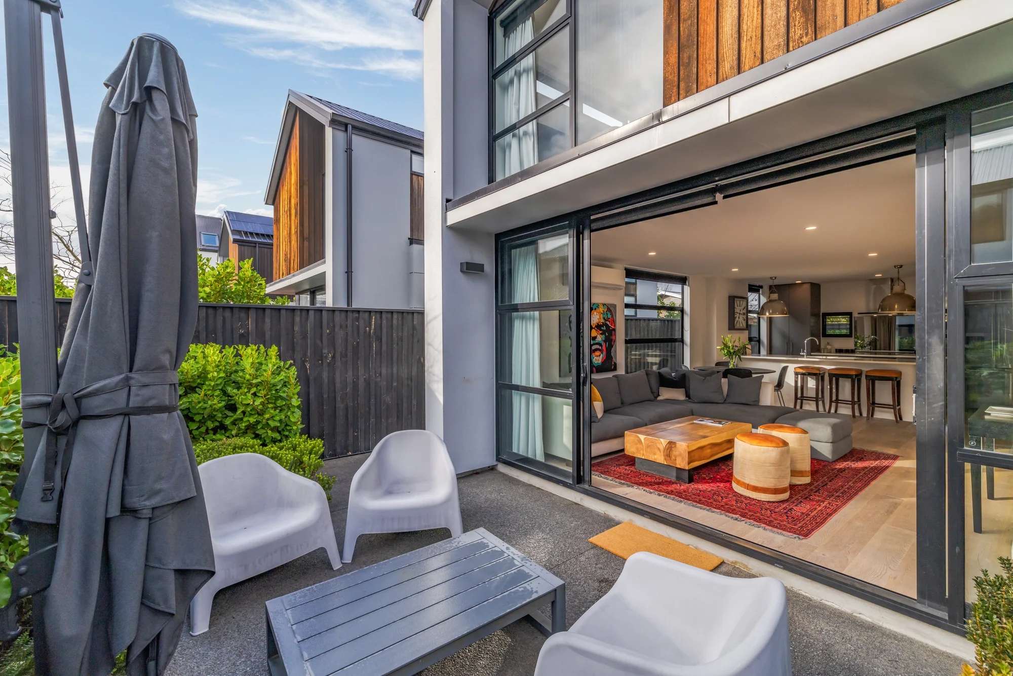 Christchurch Central 3Phòng ngủ Under Contract!