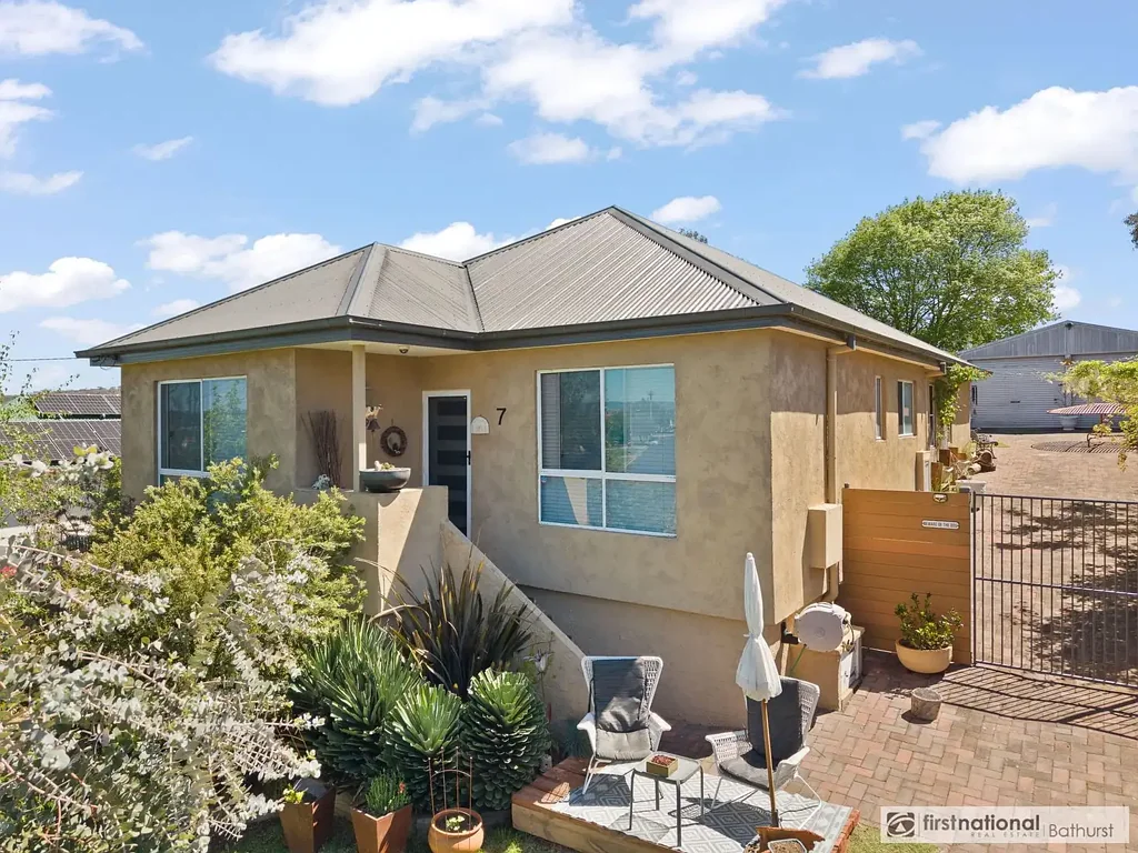 7 Henderson Street, West Bathurst, NSW 2795