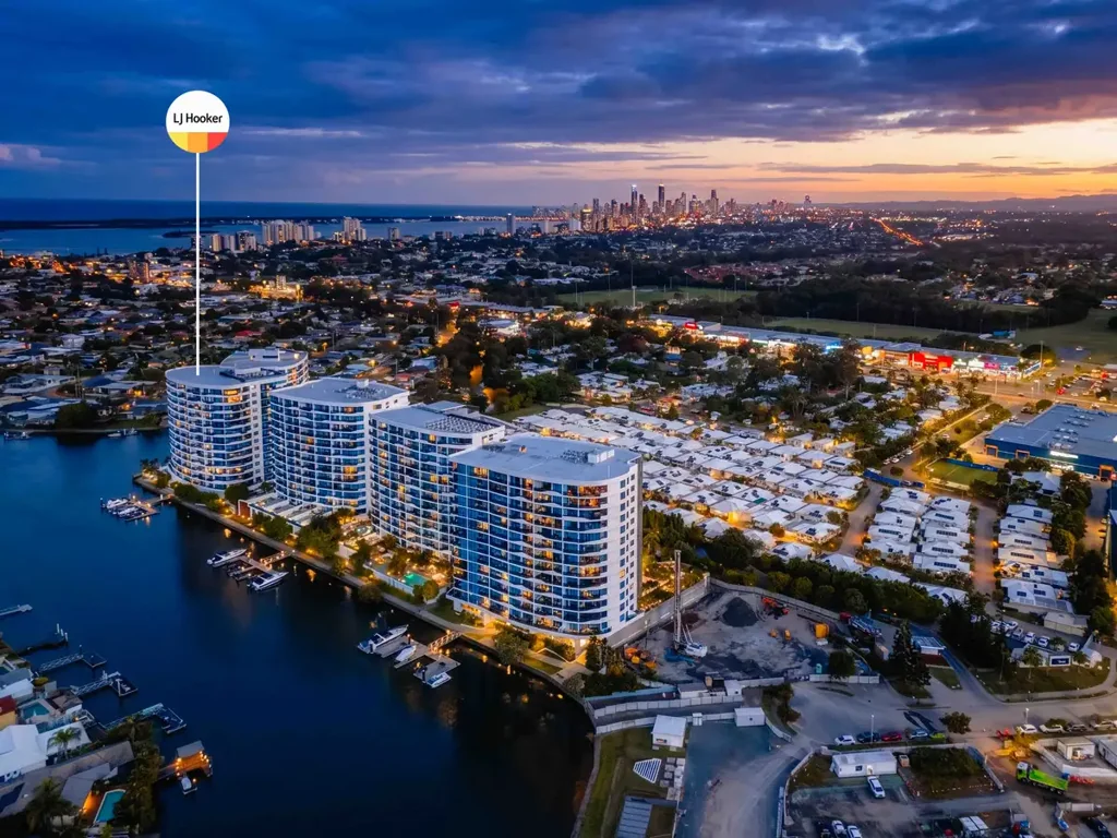 Biggera Waters 3ห้องนอน Waterpoint�s Finest with Private Marina Berth & Panoramic Broadwater Views
