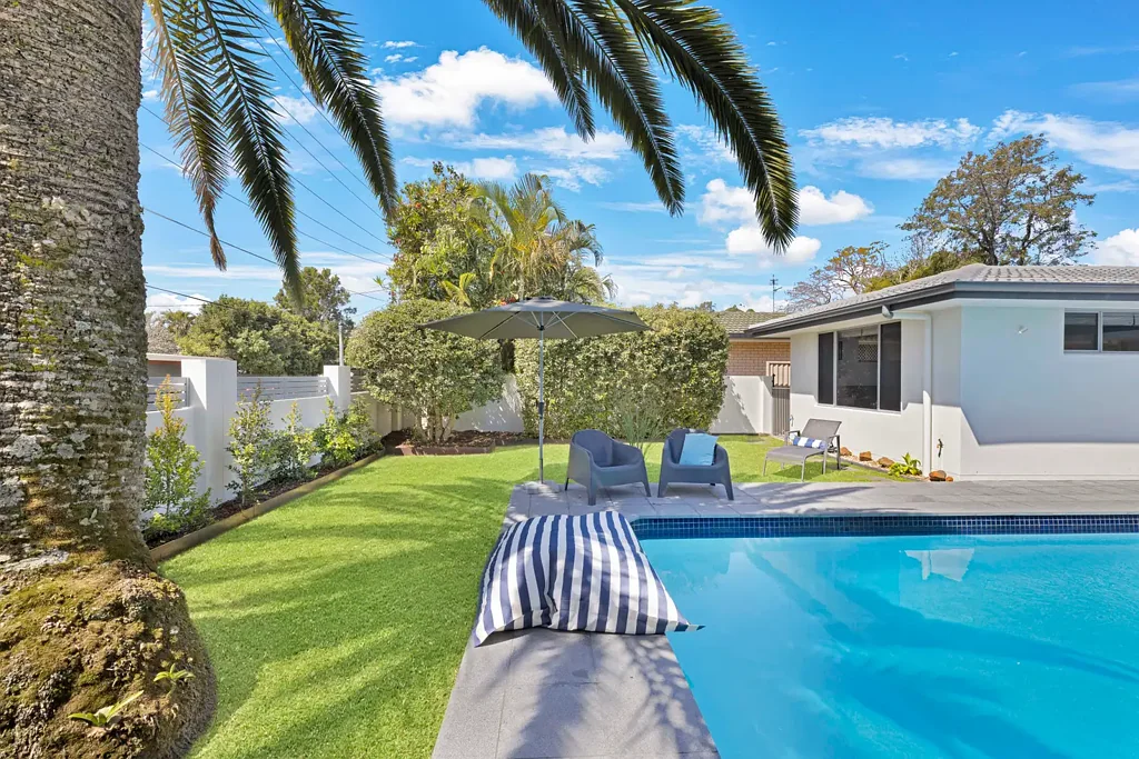 28 Kalimna Drive, Broadbeach Waters, QLD 4218